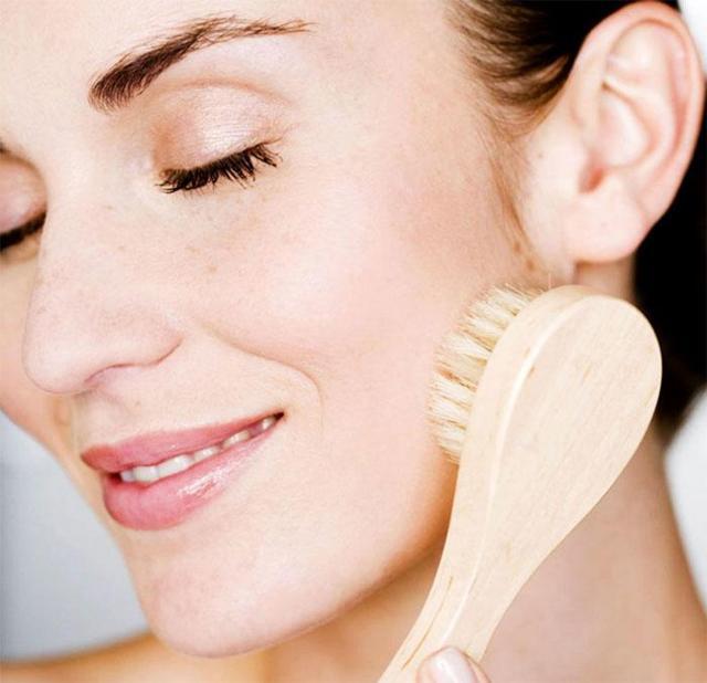 Dry Brushing Your Face Complete Guide Updated 2023 Prana Brush